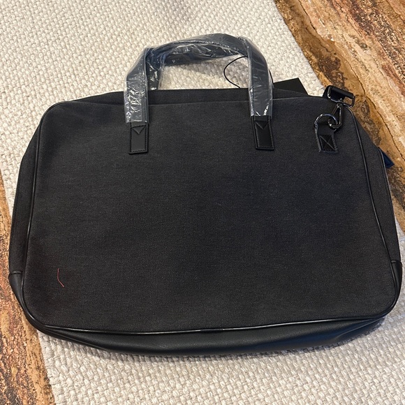 John Varvatos Elegant Black Laptop Bag - Picture 2 of 4